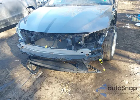 2022 Toyota Camry Le z USA, uszkodzony, nr VIN 4T1C11AK2NU666255